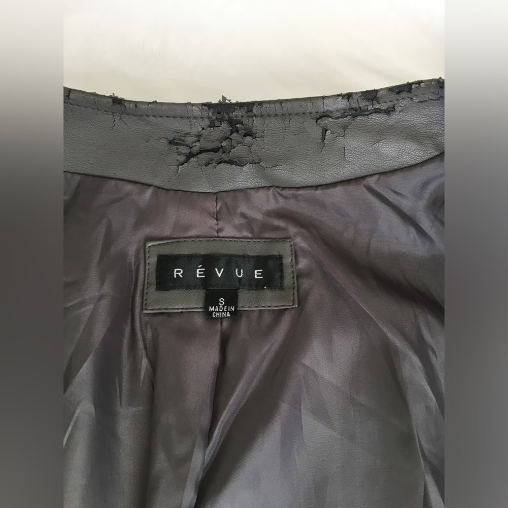 Revues gray faux leather short jacket. - Picture 11 of 13